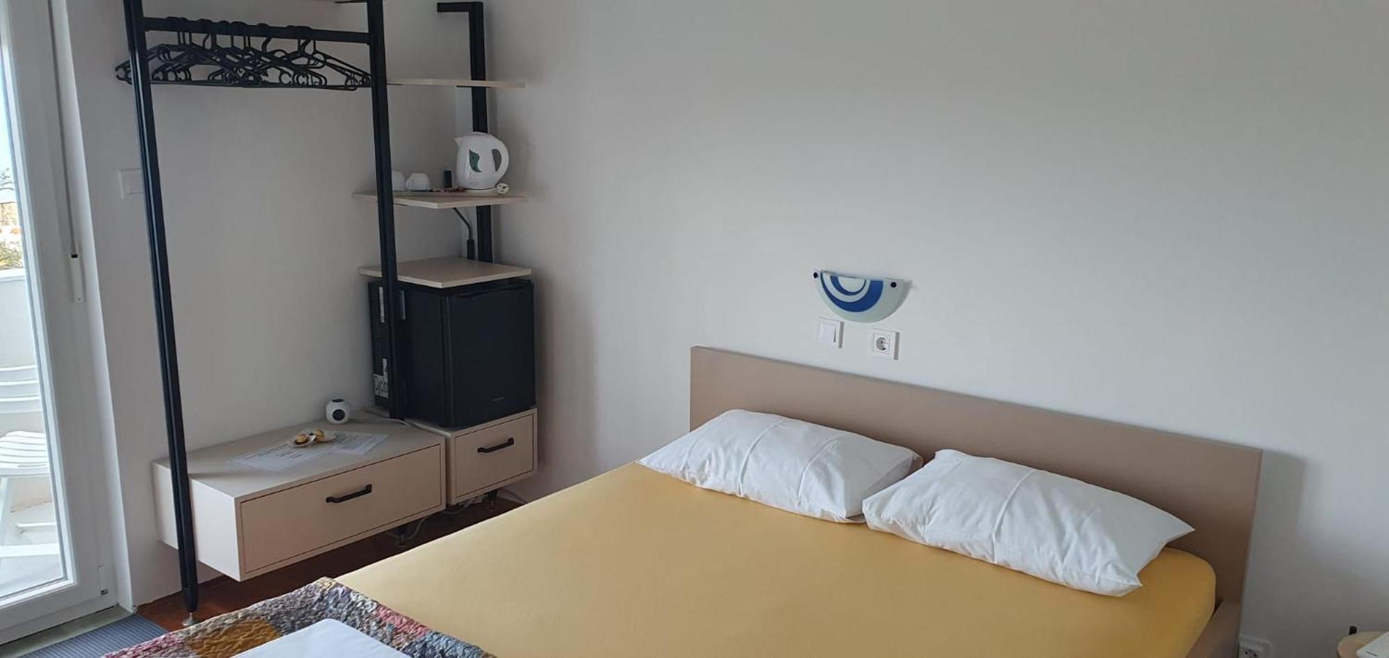 Apartments & Rooms Fam Ribaric Banjol Szoba fotó