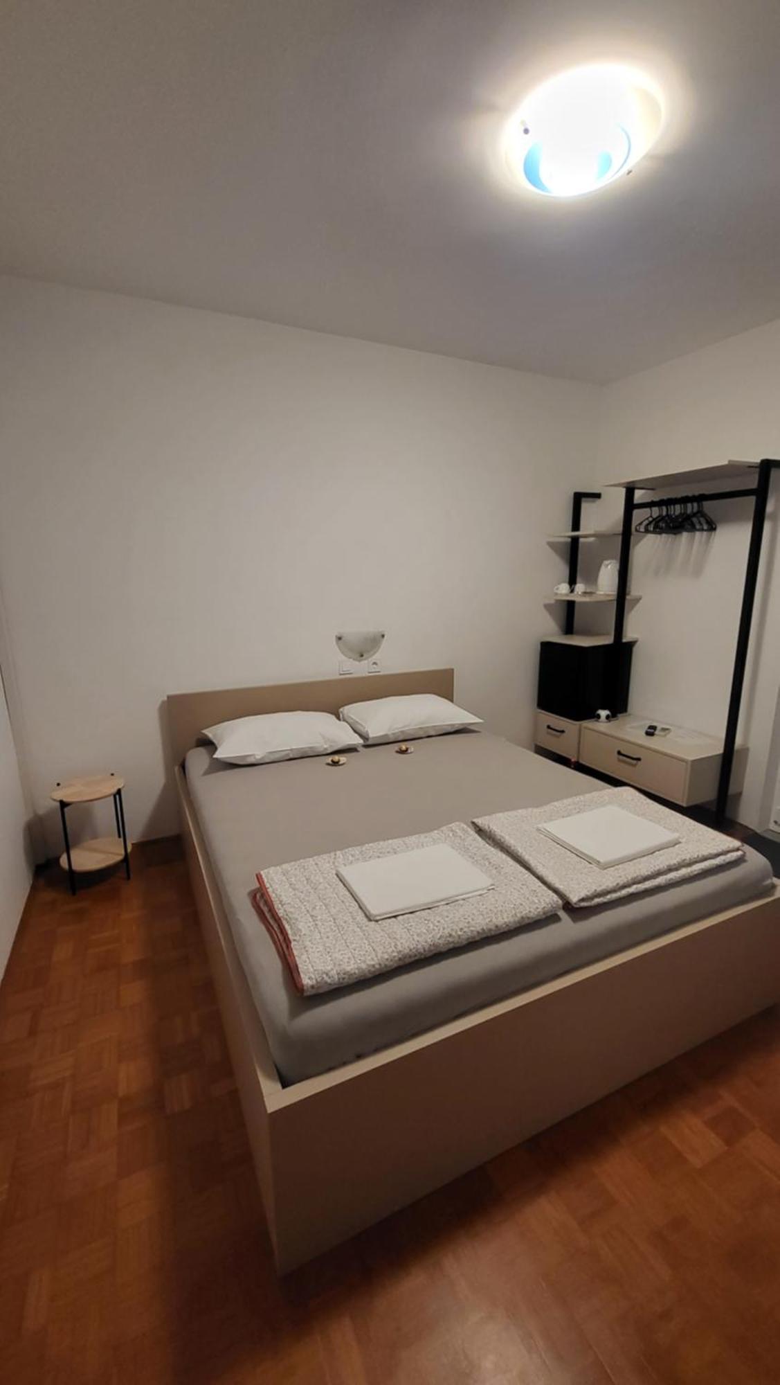 Apartments & Rooms Fam Ribaric Banjol Szoba fotó