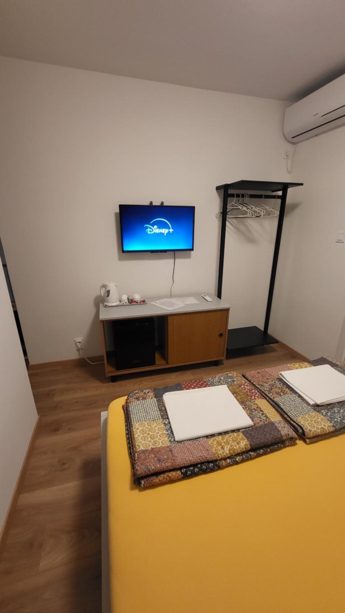 Apartments & Rooms Fam Ribaric Banjol Szoba fotó