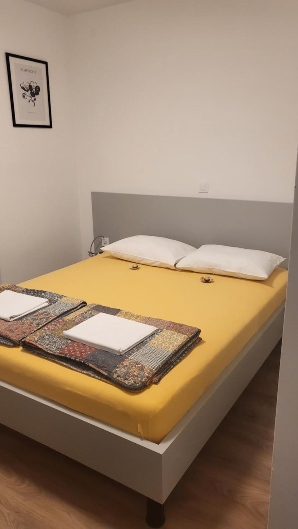 Apartments & Rooms Fam Ribaric Banjol Szoba fotó