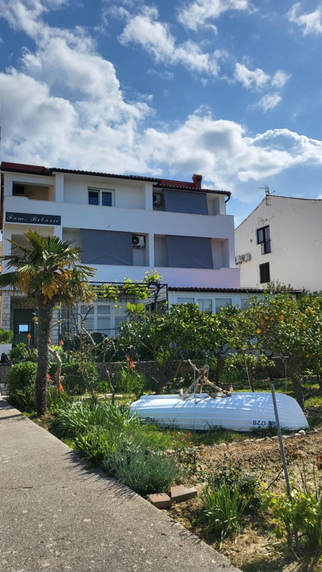 Apartments & Rooms Fam Ribaric Banjol Kültér fotó